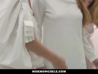 Mormongirlz- dva dekleta odprta up rdečelaske muca