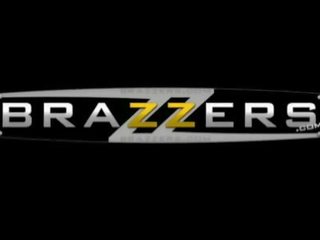 Brazzers một giống huyền sâm raquel